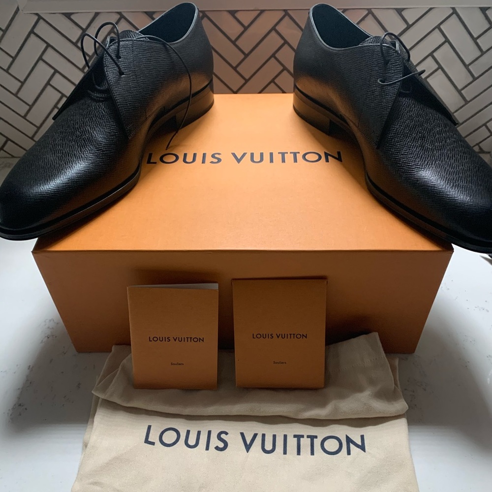 Luois Vuitton black derby shoes